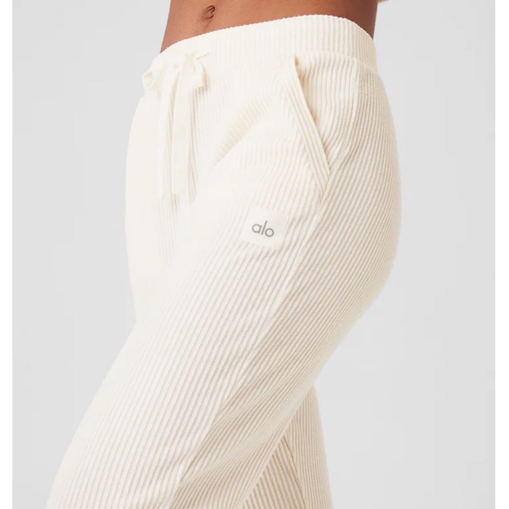 ALO Muse sweatpant (Ivory)